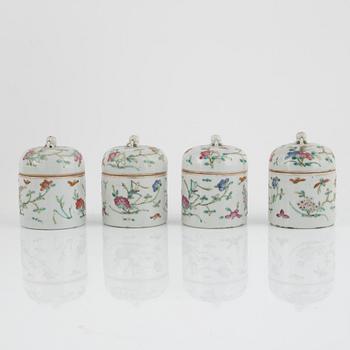 Burkar med lock, 4 st, porslin, Kina, sent 1800-tal.