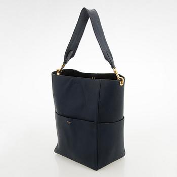 Céline, a 'Seau Sangle' bag.