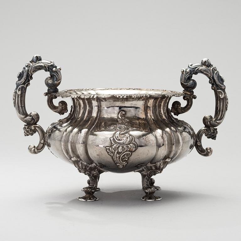 A SUGAR BOWL, silver Riga 1850, Georg Heinrich Schmidt 1849-1893, weight 634 g.