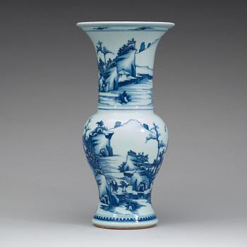 A blue and white Yenyen vase, late Qing dynasty  (1644-1912).