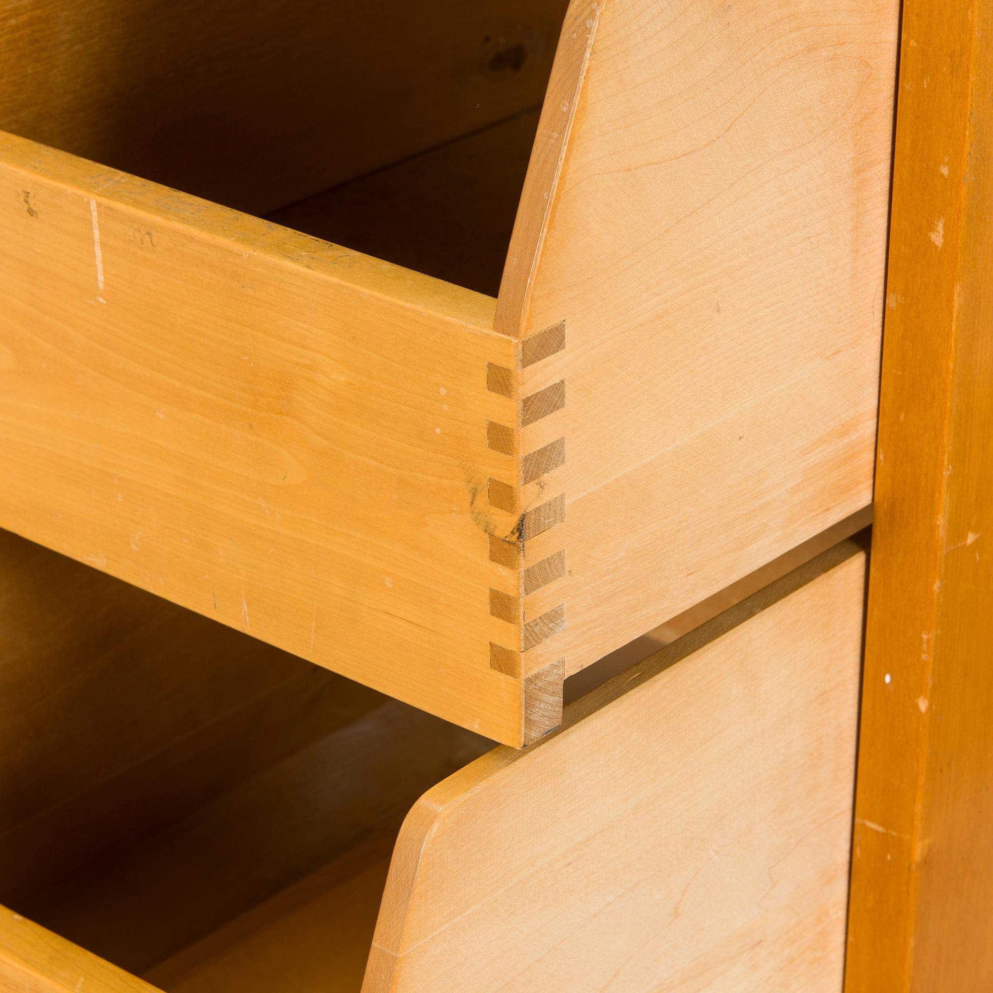 Aino Aalto, arkivskåp, O.Y. Huonekalu- ja Rakennustyötehdas A.B. 1940-tal.