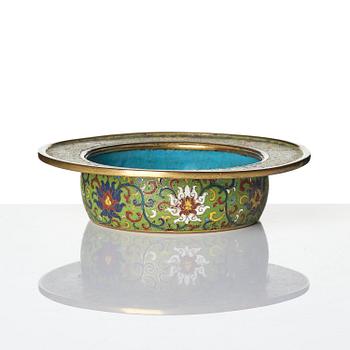 Kärl, cloisonne. Sen Mingdynasti.