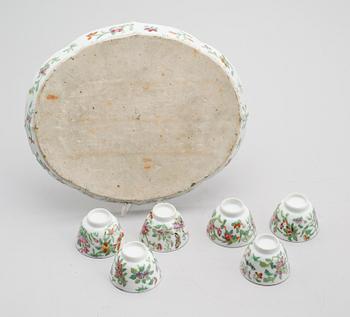 BRICKA SAMT 6 SKÅLAR, porslin, Kanton, Kina, 1800-tal.