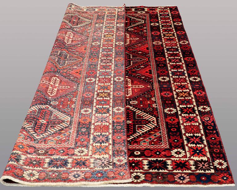 A CARPET, Baktiari, ca 295 x 208 cm.