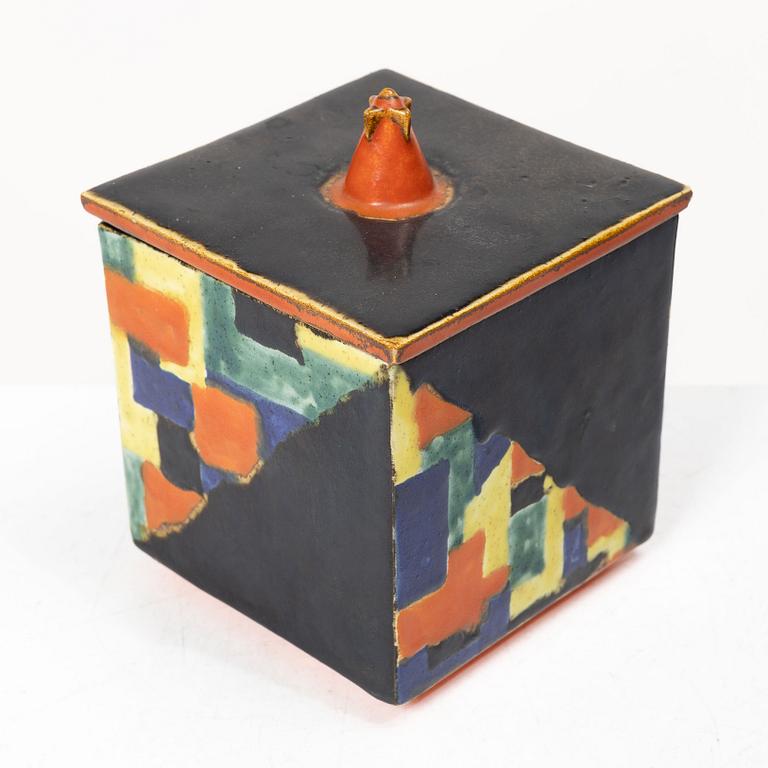 Ida Meisinger, a jar with lid, Goldscheider, Vienna, Austria.