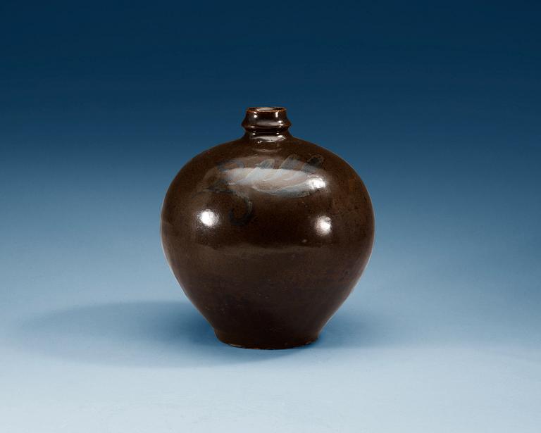 A brown and black glazed vase, Song dynasty (960-1279).