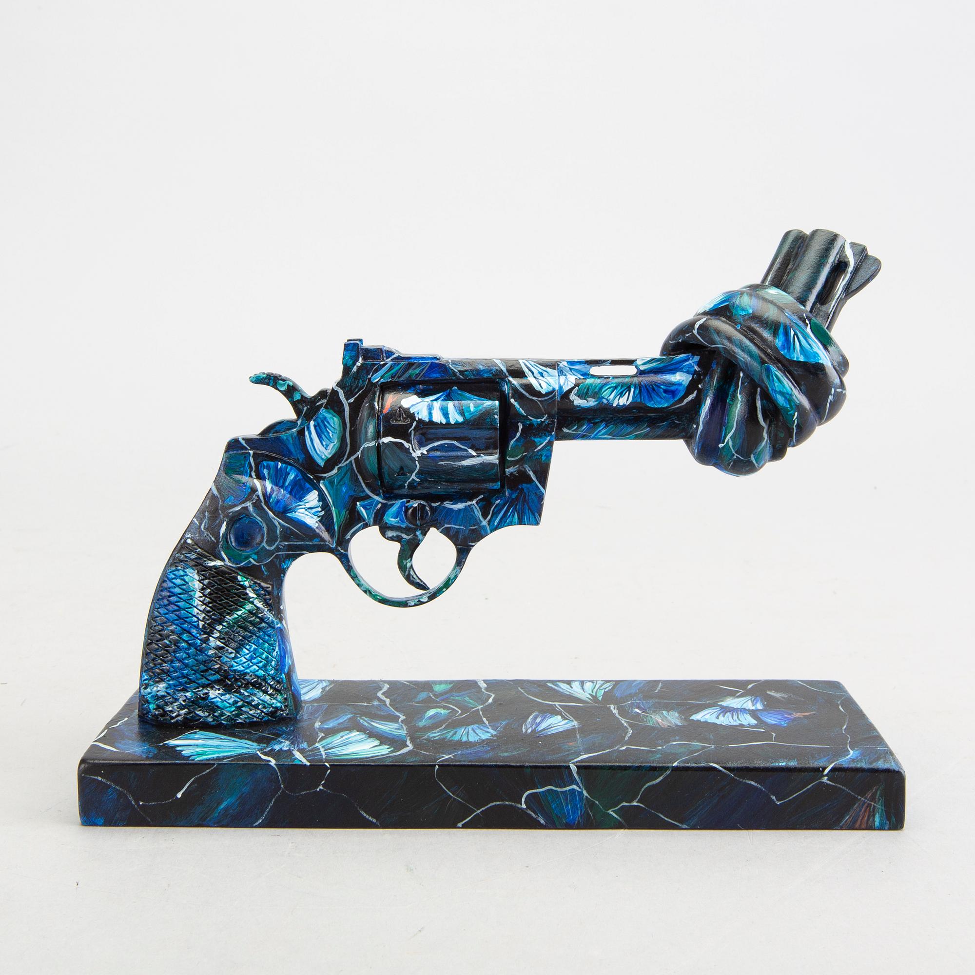 Carl Fredrik Reuterswärd,  Non-Violence Project Foundation skulptur 2014.