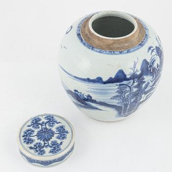 A blue and white jar, Qing dynasty, Qianlong (1736-95).