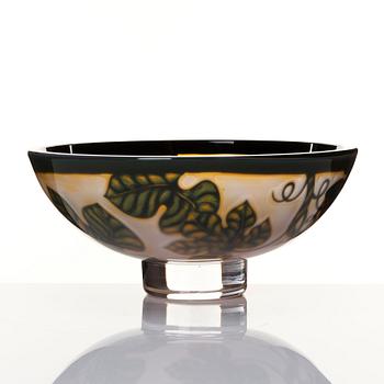 Eva Englund, a 'Vingård' (Vineyard) glass bowl, Orrefors Sweden 1984.