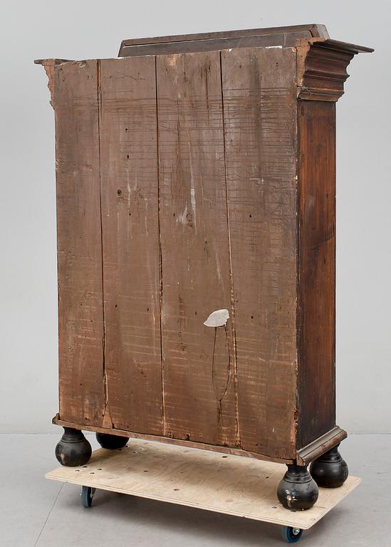 SALSSSKÅP, senbarock, 1700-tal.
