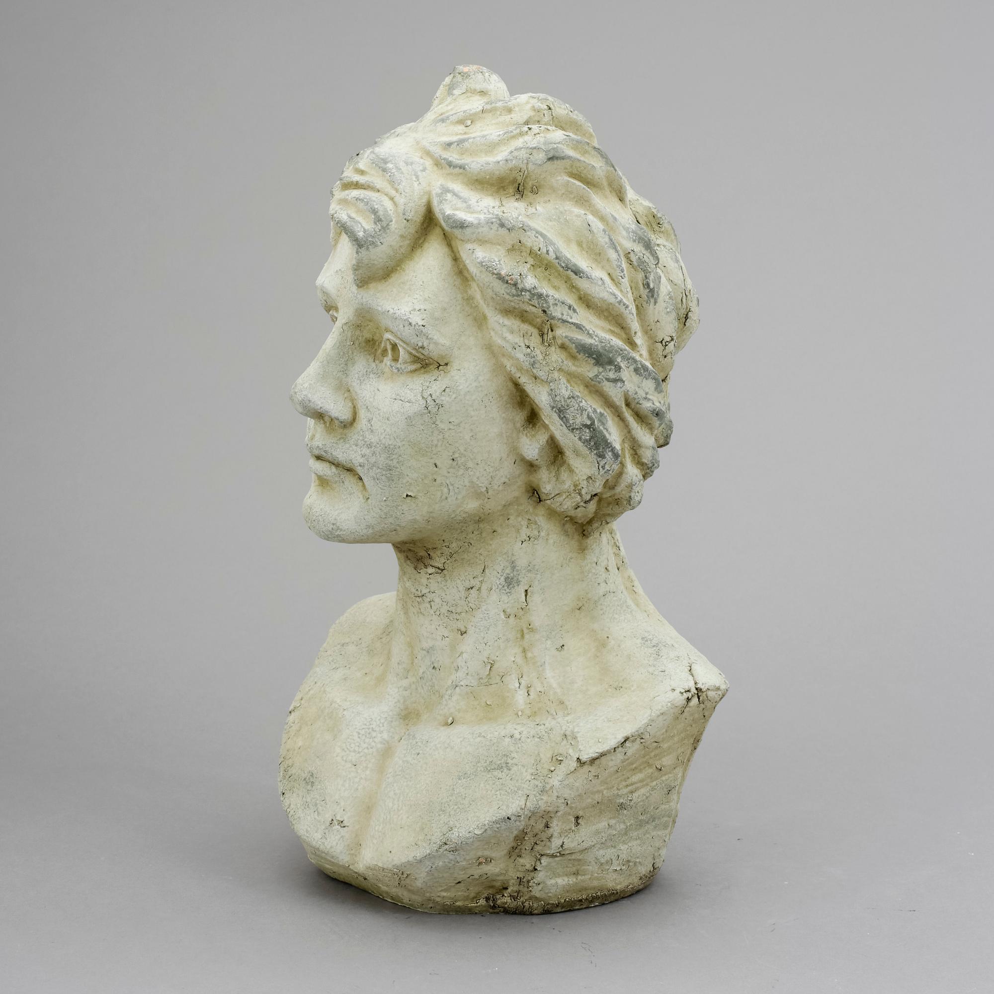 SKULPTUR, bemålat och patinerat lergods, 1900-tal.