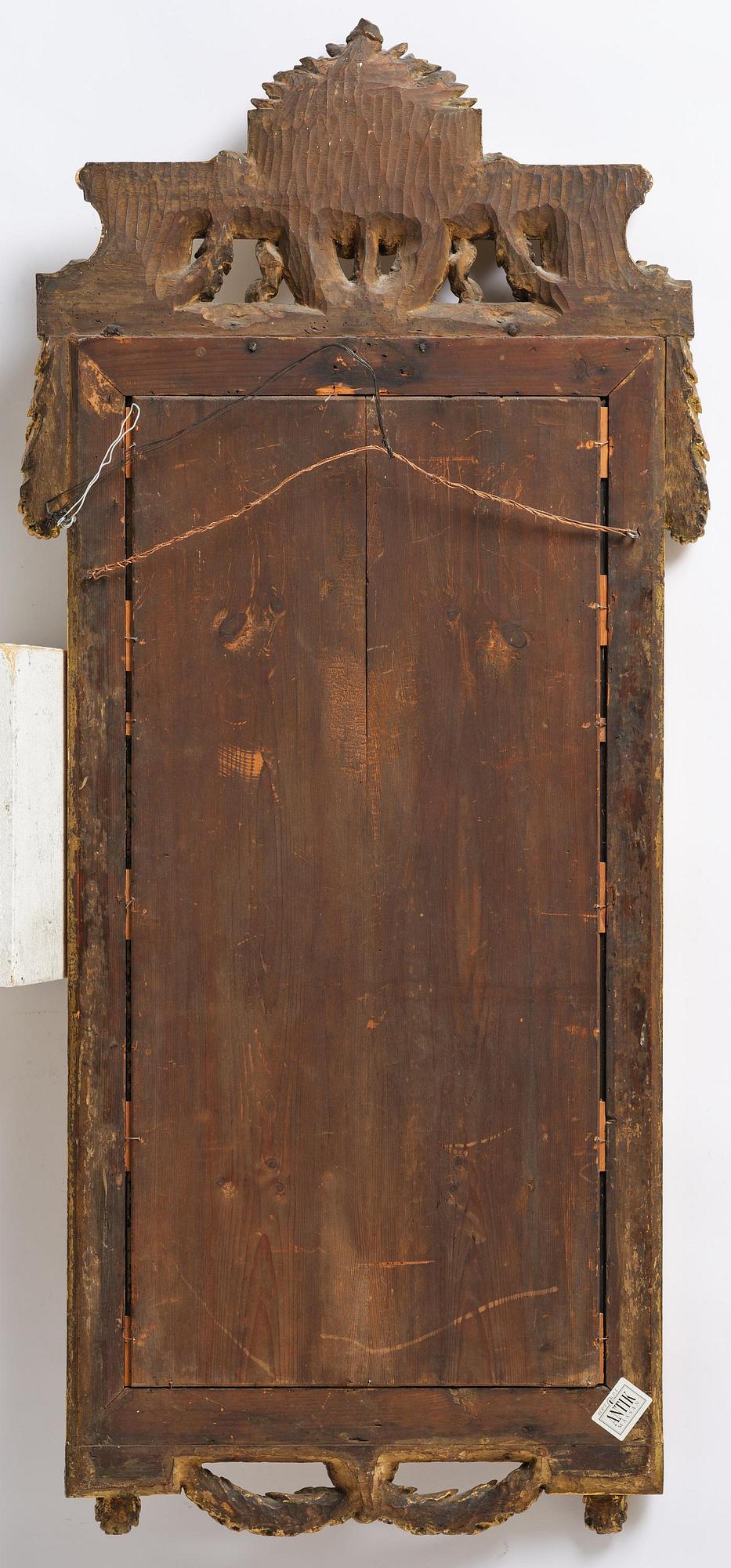 A Gustavian mirror.
