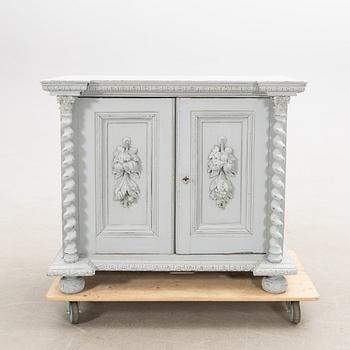Cabinet, 20th century.