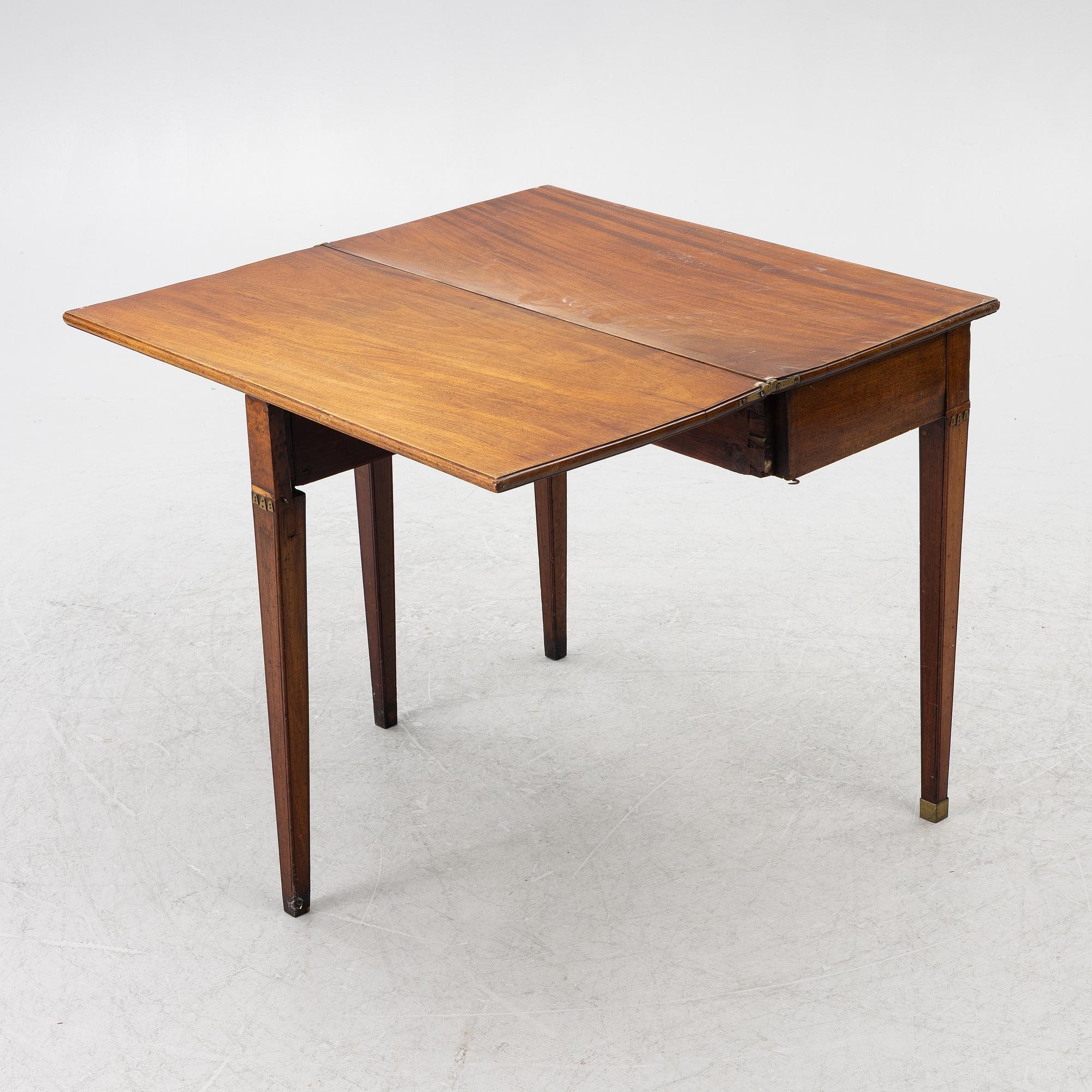 A late Gustavian mahogany games table, 18th century.