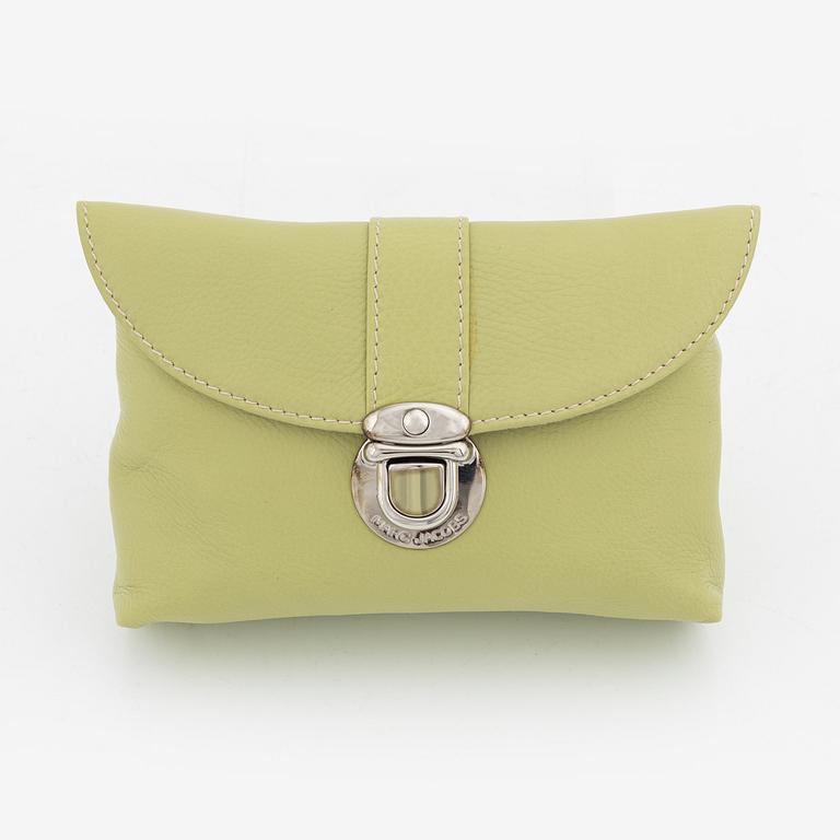 Marc Jacobs, a light green leather makeup-bag.