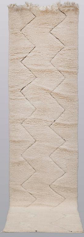 A Moroccan runner carpet, 290 x 70 cm.