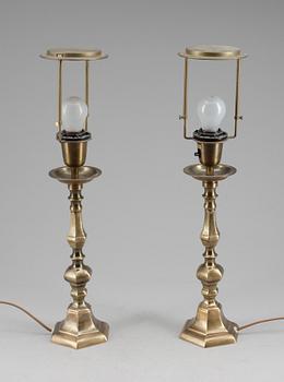 BORDSLAMPOR, ett par, mässing, 1900-tal.