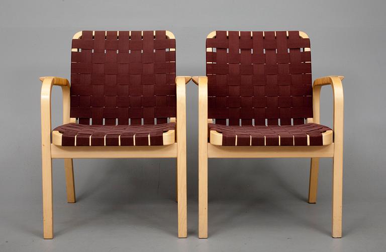 KARMSTOLAR, ett par, modell 45, Alvar Aalto, Artek. Modellen formgiven 1947.