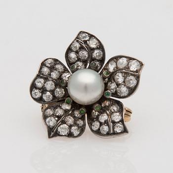 BROSCH / HÄNGE, gammalslipade diamanter, odlad pärla, 18K guld och silver.