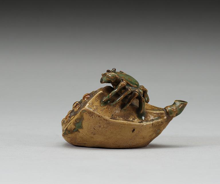 A green and yellow glazed water-pot, Qing dynastin, 17th Century.