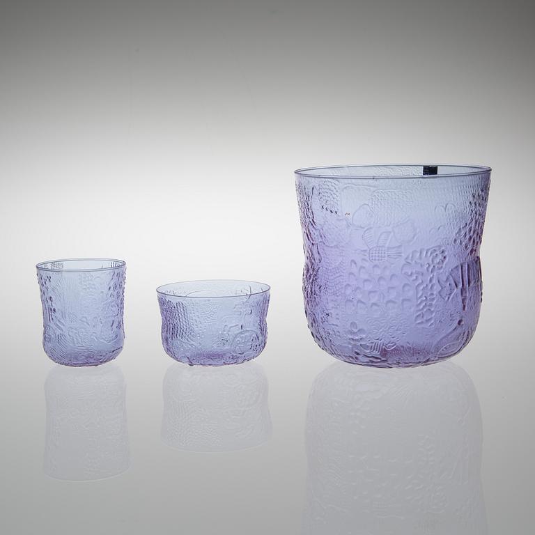 OIVA TOIKKA, GLASSERVISDELAR, 9 st, "Fauna", Arabia/Notsjö, 1970/80-tal.