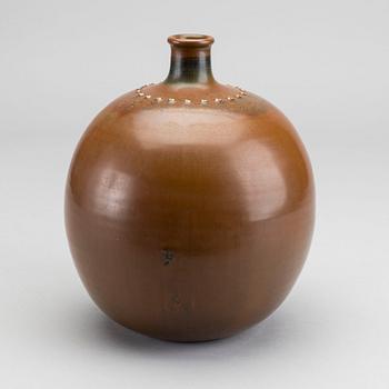 A STIG LINDBERG STONEWARE VASE, Gustavsbergs studio.