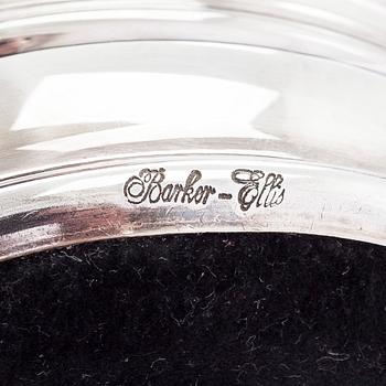 Coasters, 12 st, silver, Finland 1948-50 och coasters för vinflaska, 2 st, försilvrade, England.