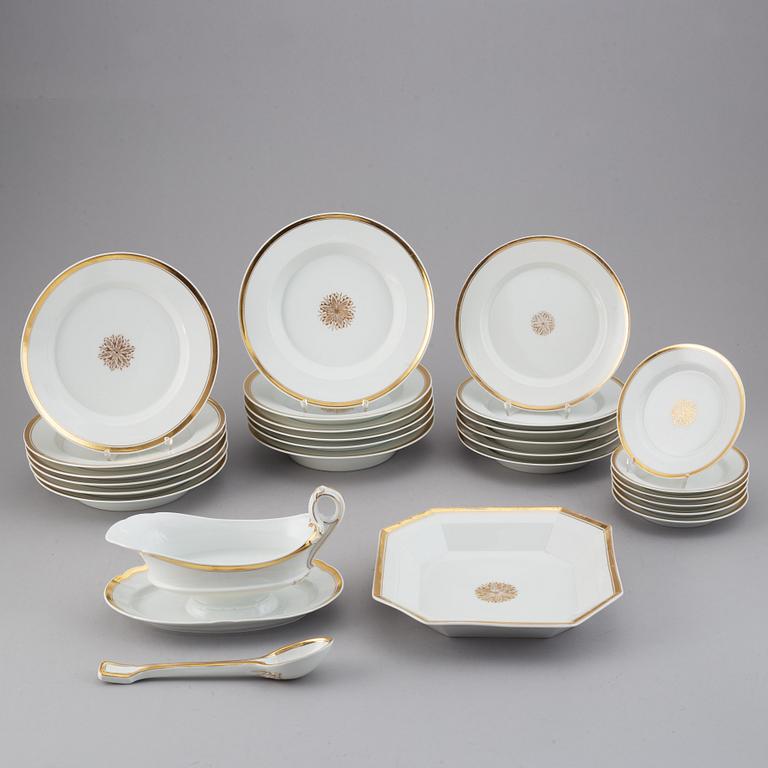 A 27 pcs 19th century KPM Berlin porcelain dinner service.