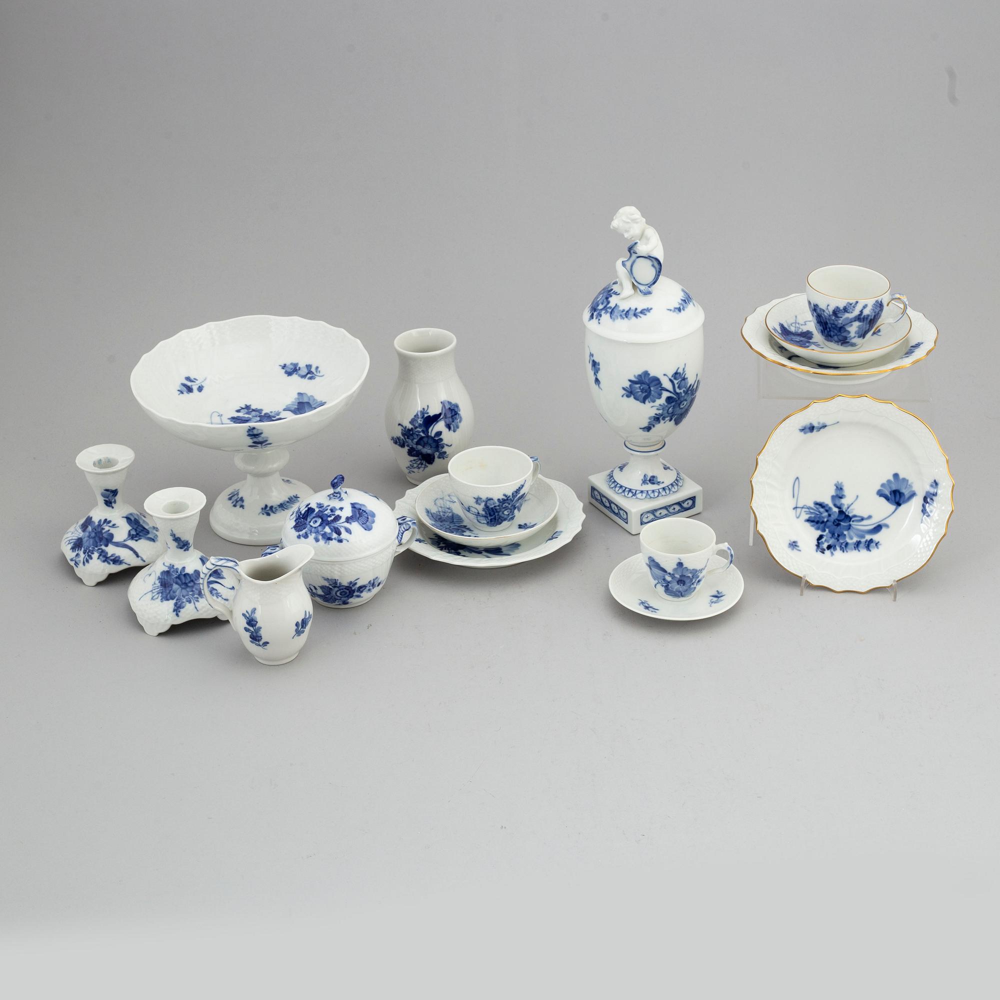 A Royal Copenhagen 'Blå Blomst' part coffee and tea service, Denmark (67 pieces).