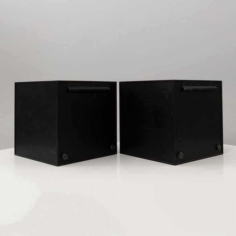 Mogens Lassen, vägghyllor ett par "Frame 35 Box" för Audo Danmark 2020-tal.