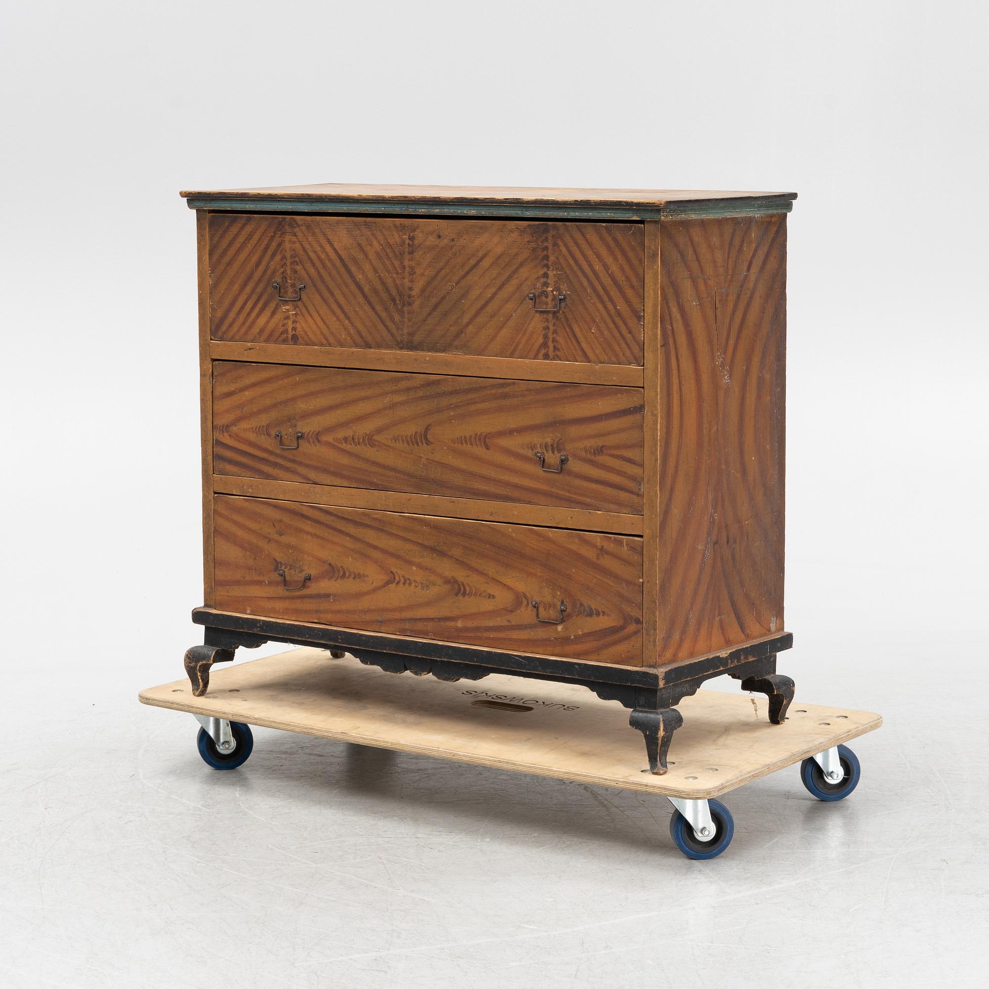 A late 19th century chest of drawers.