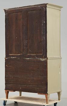 SKÅP. Gustavianskt provinsarbete, omkring år 1800.