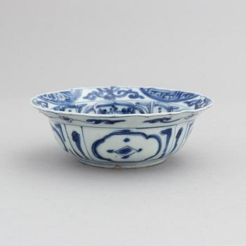 A Chinese blue and white "Kraak" bowl, Ming dynasty (1368-1644).