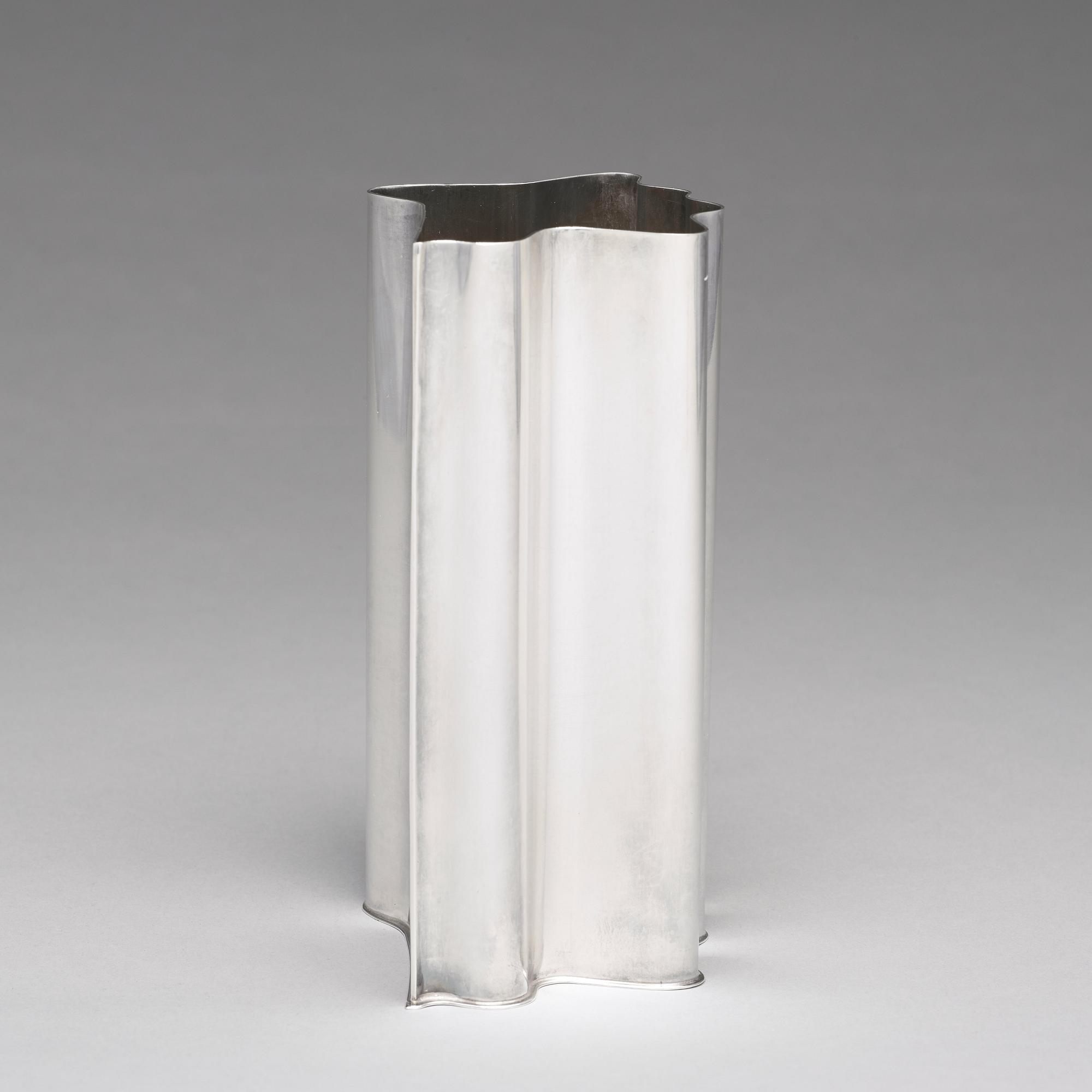 Kristian Nilsson, a sterling silver vase, Stockholm 1978.