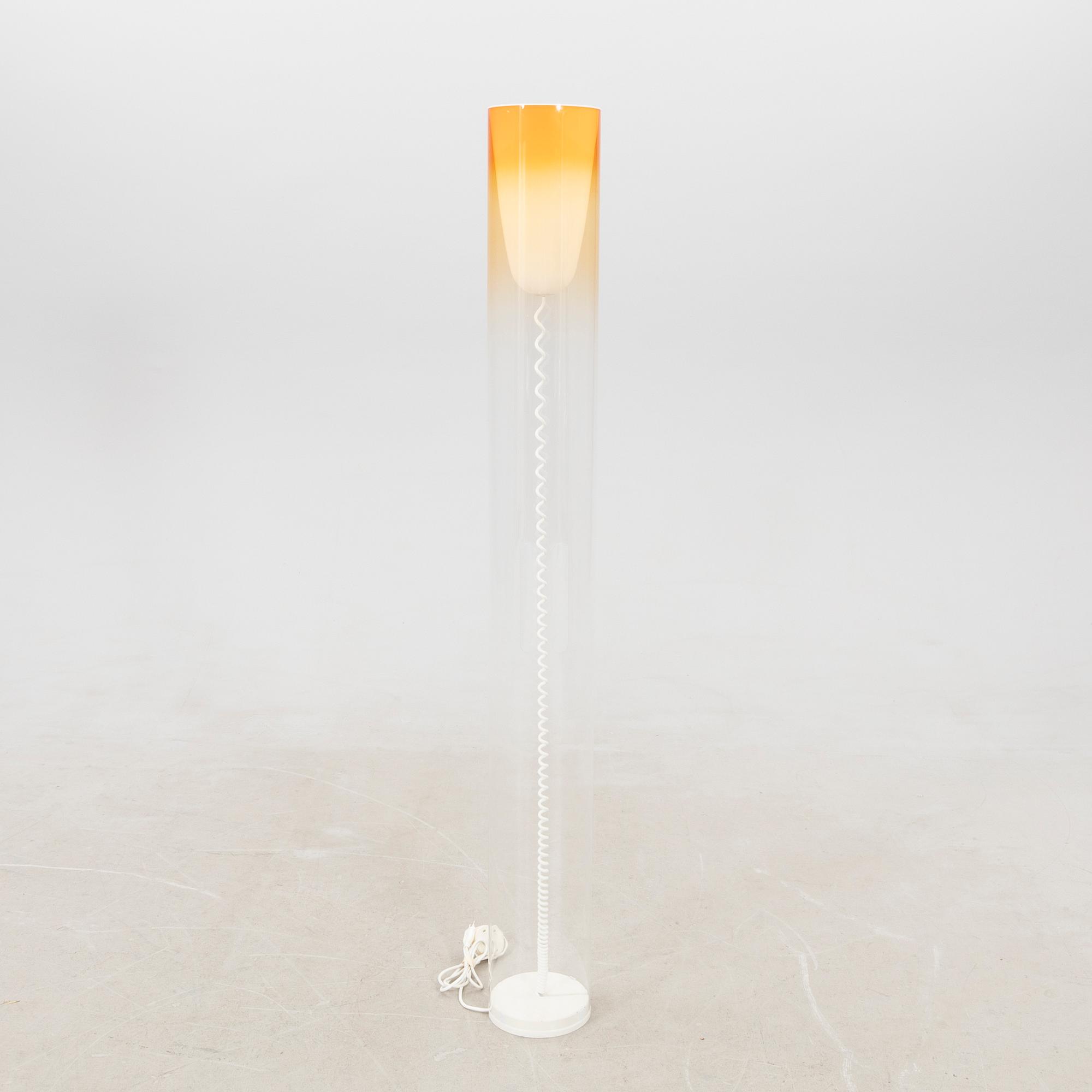 Ferruccio Laviani, golvlampa "Toobe" för Kartell 2000-tal.