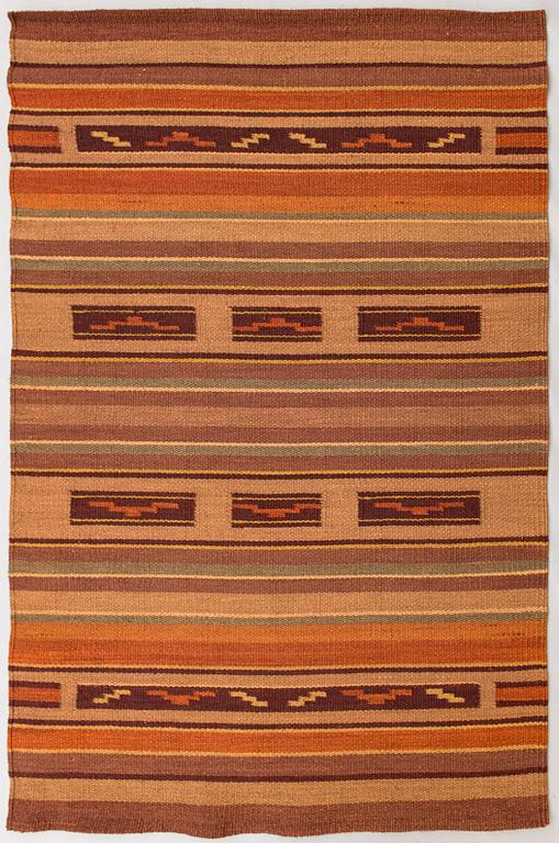 A 1930s Finnish flat weave carpet. Circa 295x195 cm.