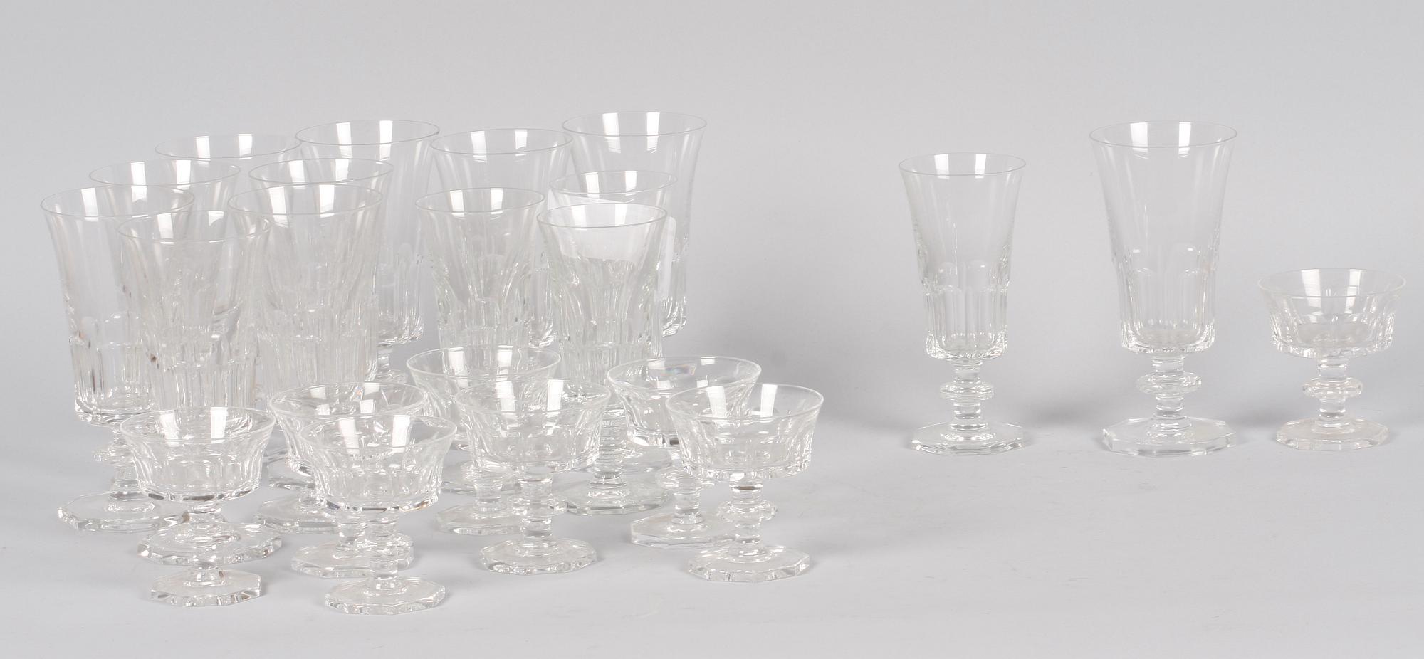 GLASSERVISDELAR, 22 st. Hammra glasbruk.