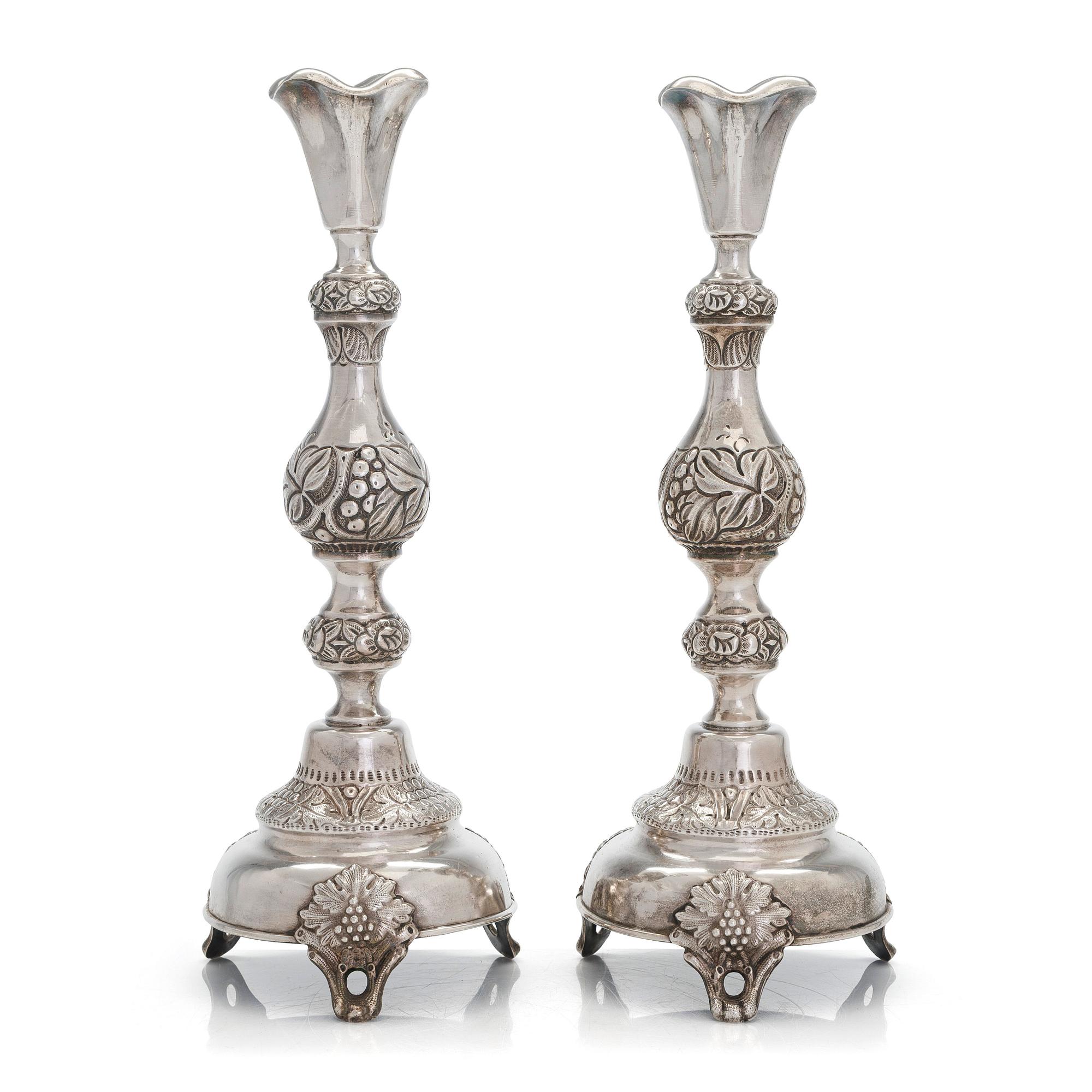 Ljusstakar, ett par, silver, Warszawa, 1880-90-tal, oidentifierad kyrillisk mästarstämpel FG.