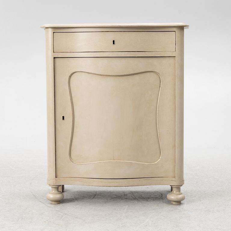 Cabinet, 20th century.