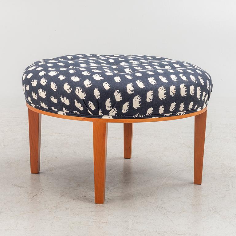 Josef Frank, stool model B647, Firma Svenskt Tenn.