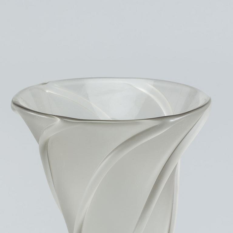 A SEGUSO VETRI D'ARTE GLASS VASE, later part of the 20th century.