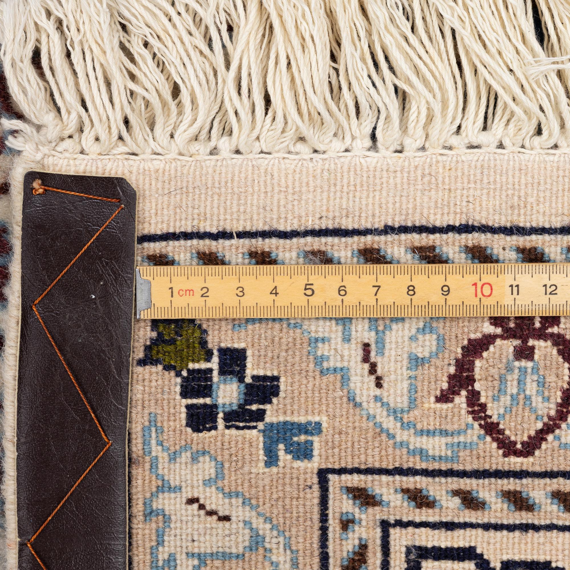 Rug, Nain, approx. 300 x 196 cm.