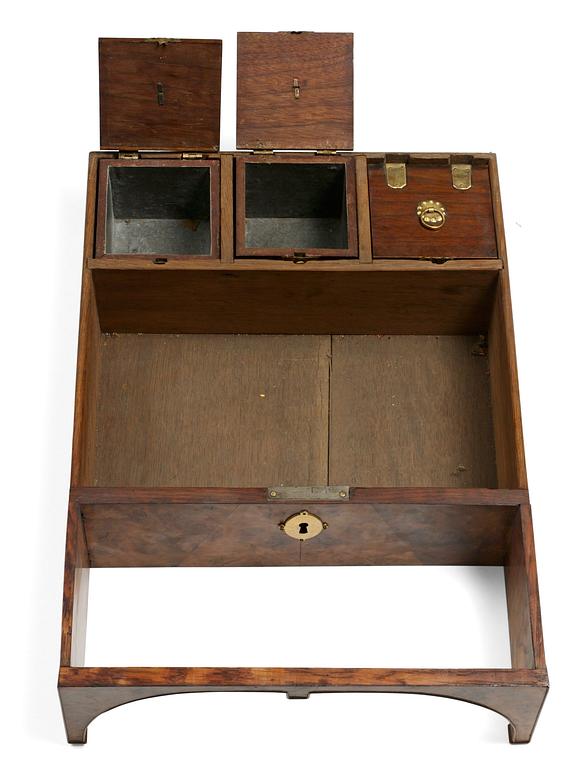 SKRIVSKÅP. London, 1700-talets början.