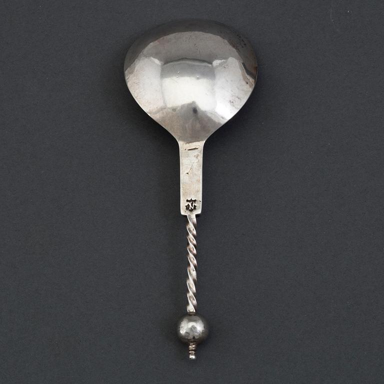 A Norwegian possibly 17th century silver spoon, unidentified mark.