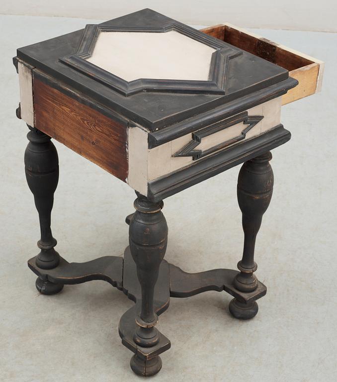 KISTA PÅ BENSTÄLLNING, barockstil, 1800-tal.