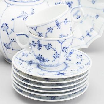 13 PCS "Musselmalet" Riflet, Royal Copenhagen.