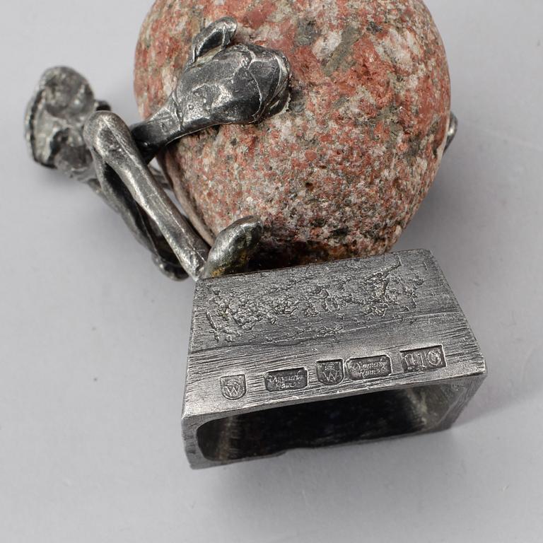 HENRY GUSTAFSSON, skulptur, sten och tenn, 1985. Signerad.