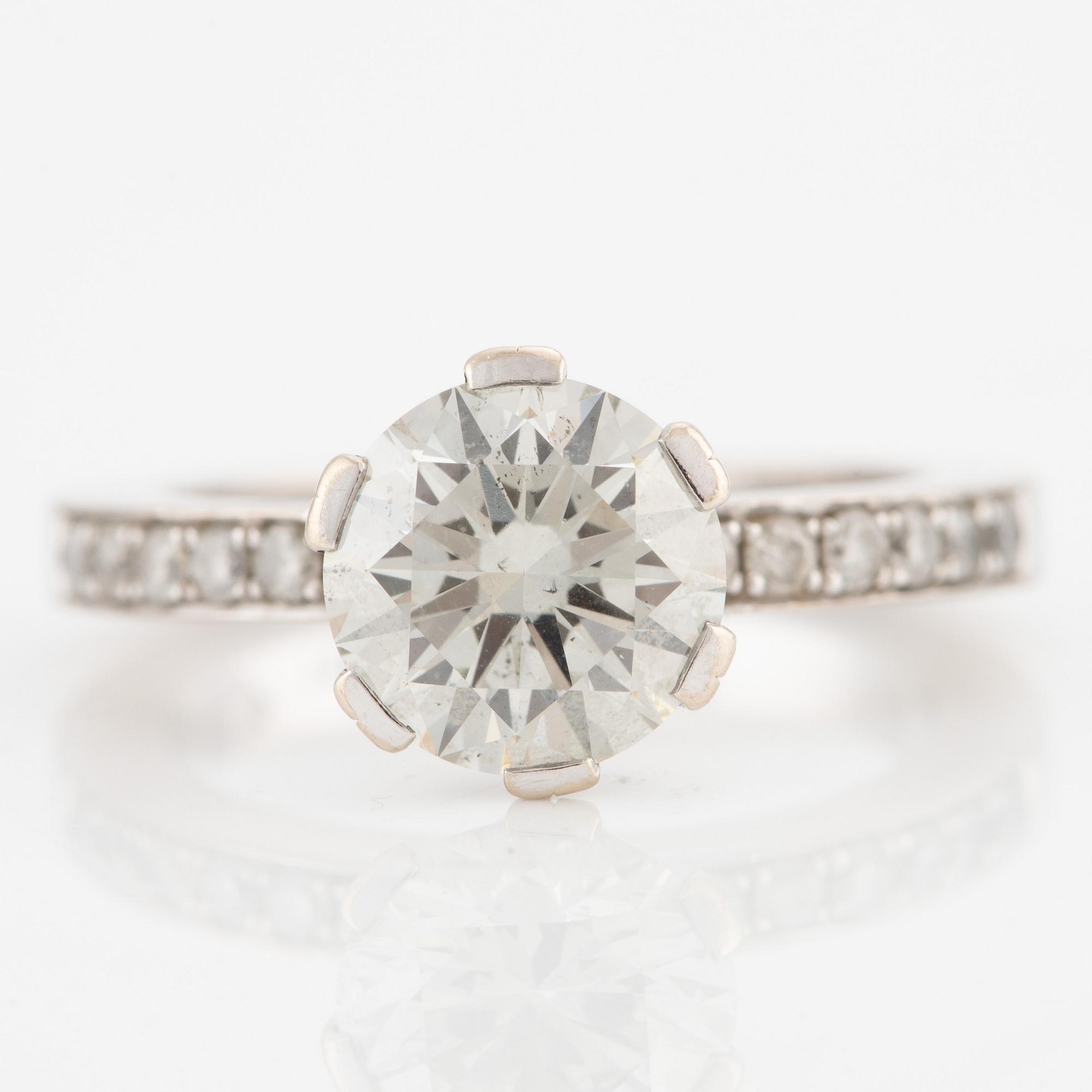 Ring, 14K vitguld med briljantslipad diamant.