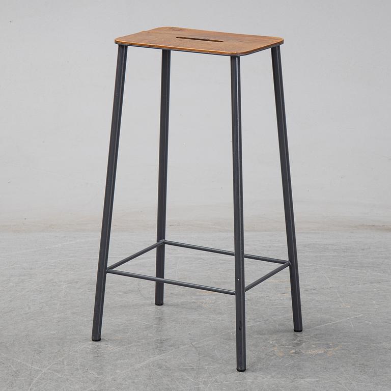 Frama och Toke Lauridsen, "Adam Stool", first edition executed by Toke Lauridsen, Danmark 2012.