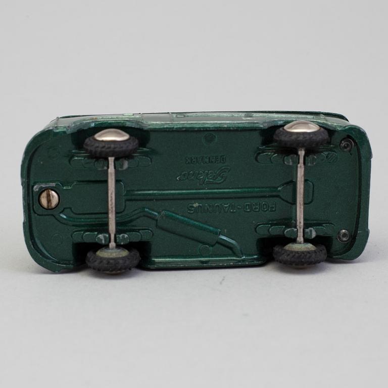 MODELLBILAR, 17 st, Dinky toys och Tekno, England, Danmark 1950-/60-tal.